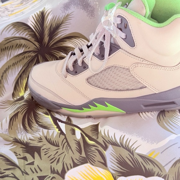 Jordan Mid-Top Sneakers in Jade Horizon and Black - Picture 3 of 3